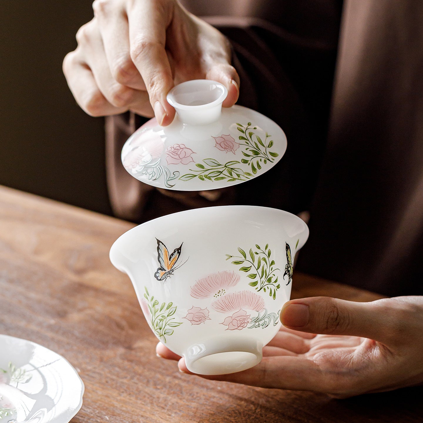 Ice Jade Porcelain Sancai Covered Bowl | Butterfly Dance Flower Joy Design | Large Capacity Non-Hot Ceramic Kung Fu Tea Bowl