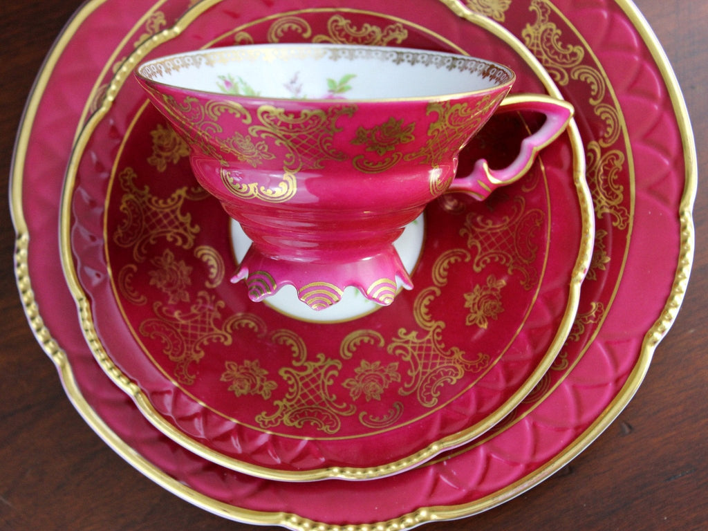 Mitterteich Trio, Footed Teacup & Saucer, Burgundy Bavaria Germany 18459